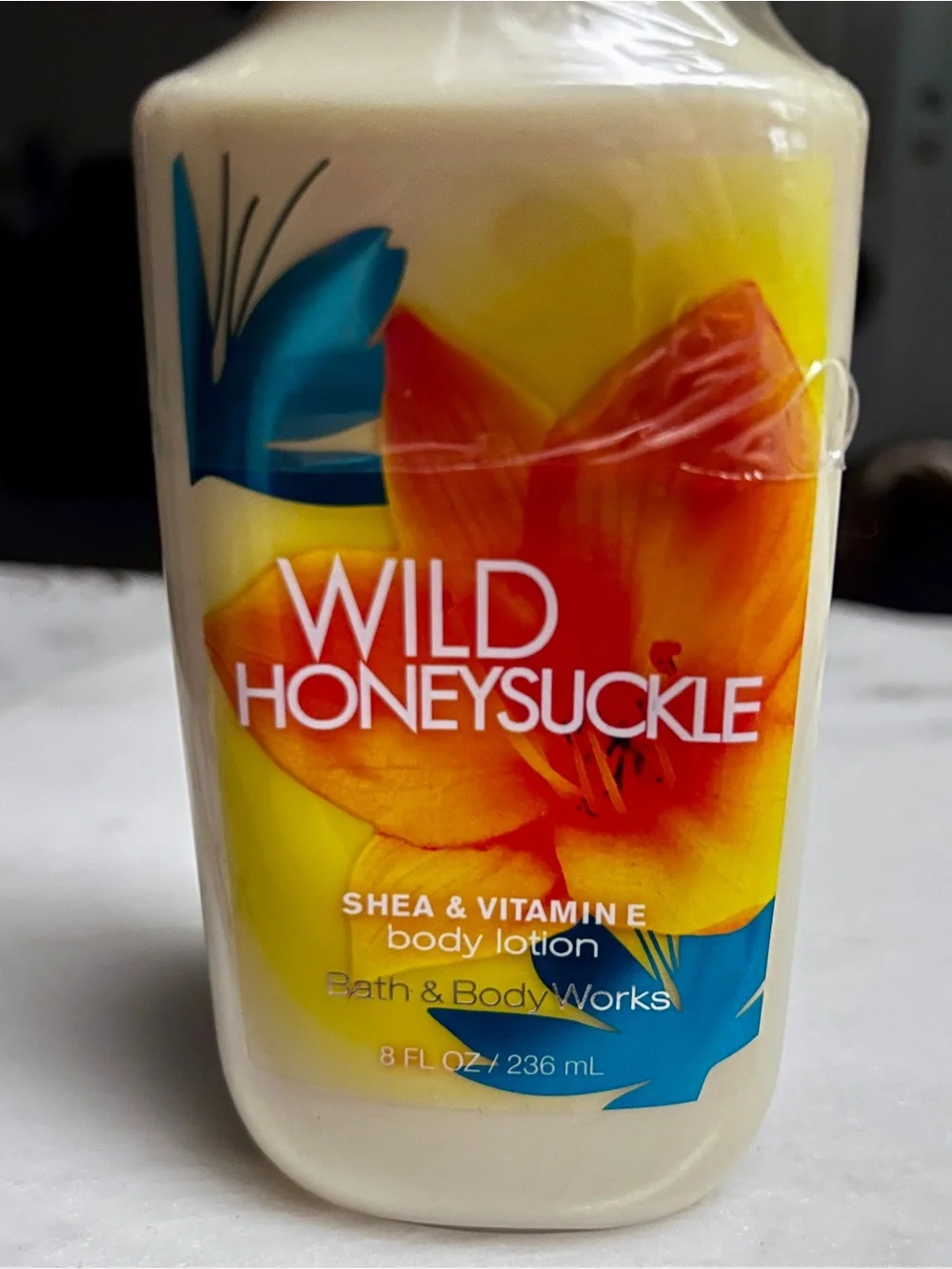 Bath & Body Works “Wild Honeysuckle” Signature Body Lotion ~ 8 oz. ~ New/Sealed